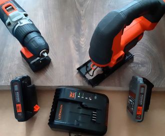 Продавам комплект BLACK+DECKER 18V с прободен трион и ударна бормашина