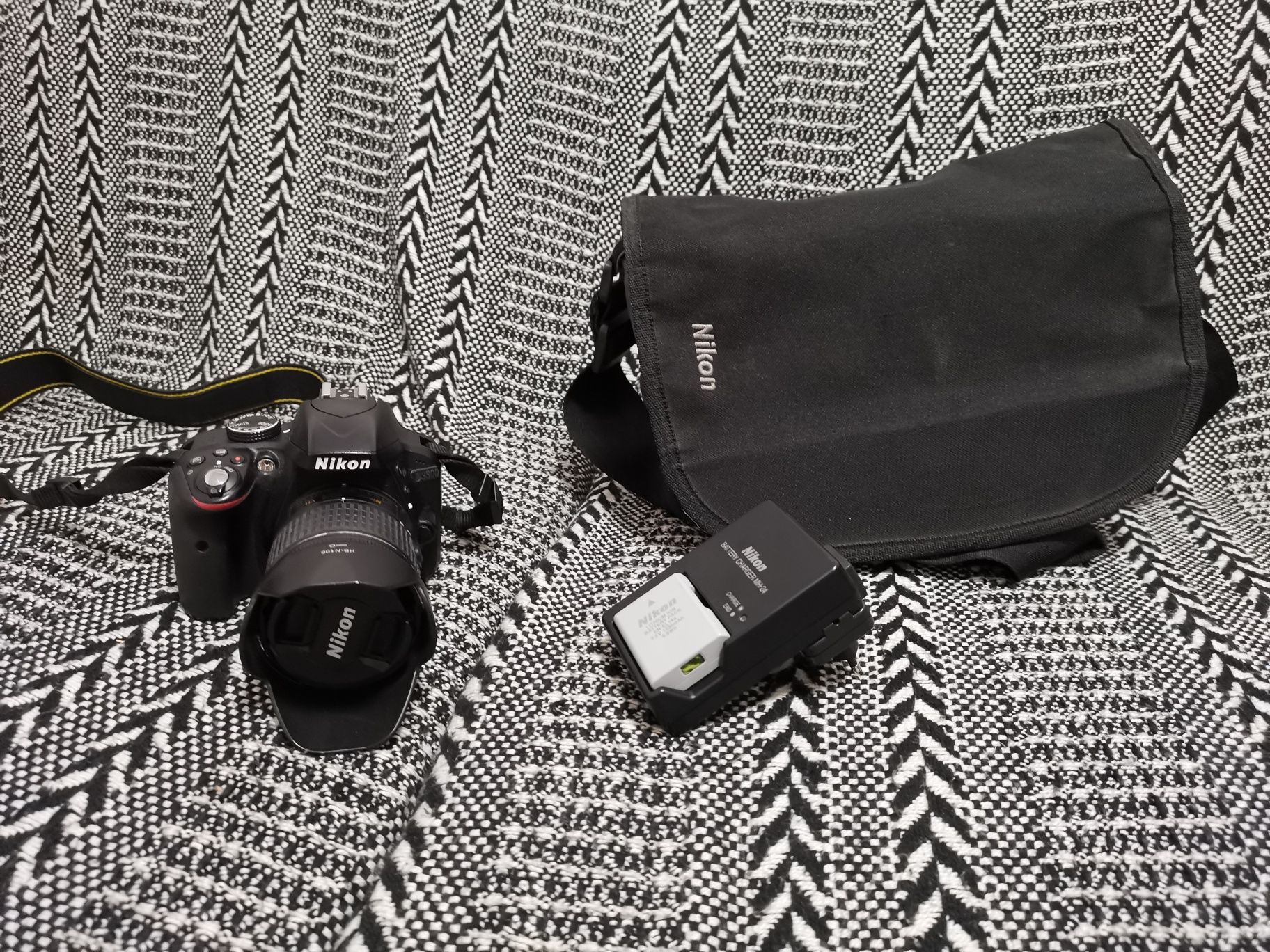 Nikon D3300 obiectiv 18-55 mm