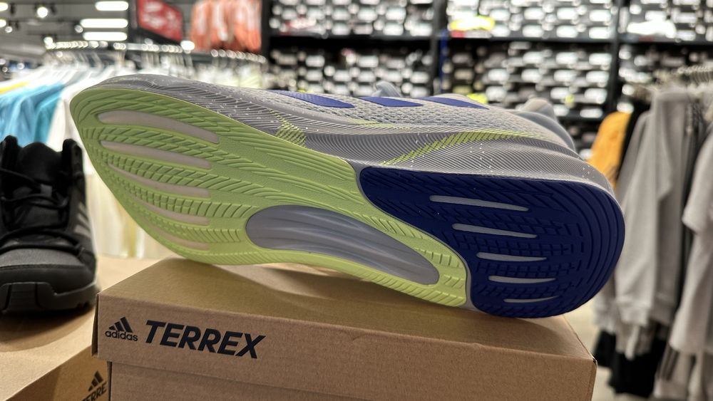 Adidas Supernova Stride M originali , noi cu eticheta ( nr 46 )