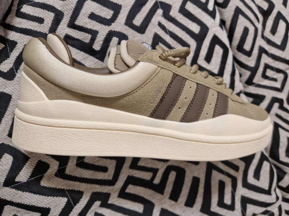 Vând pantofi de sport