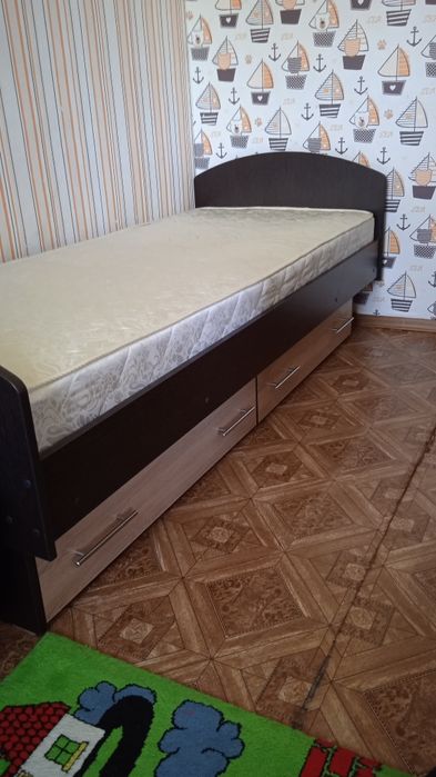 Продам кровать 2 на 85 за 40000