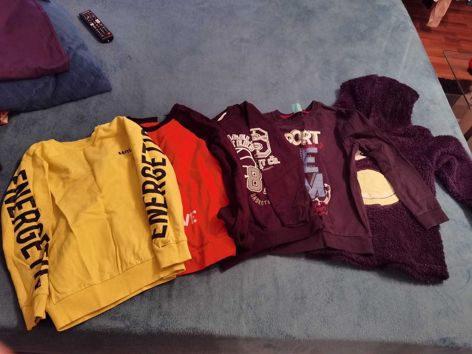 Vând lot de haine marimea 134