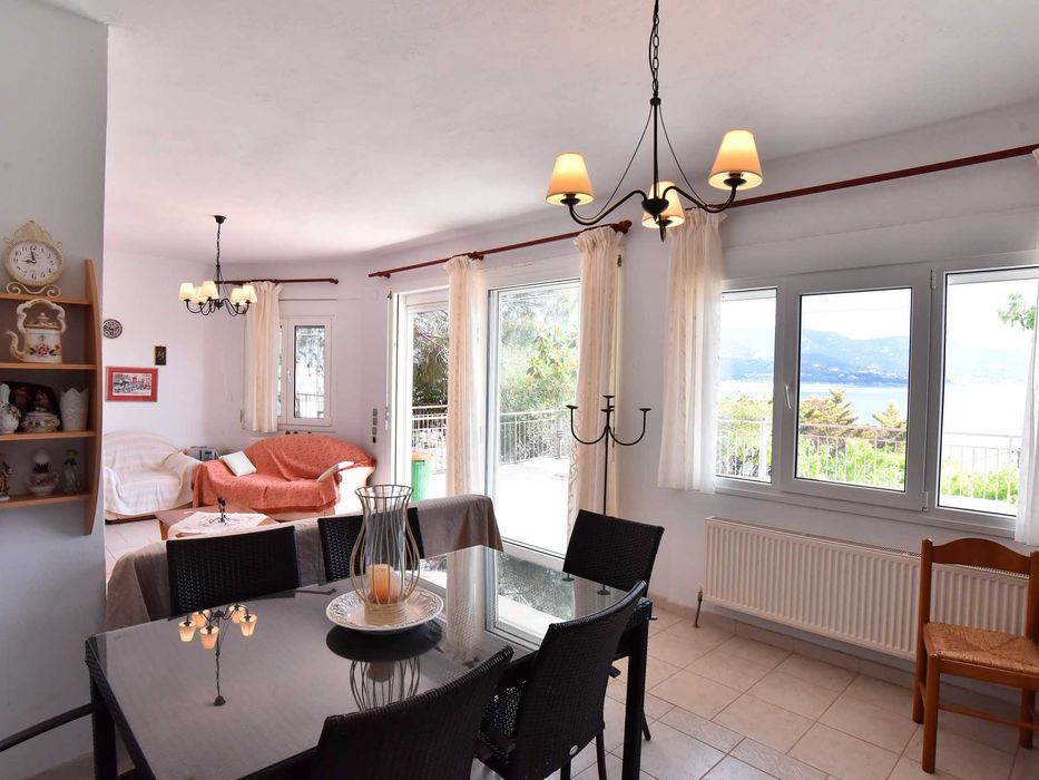 ПРОДАВА се самостоятелна къща 289 кв.м в Хераклица, Кавала (код 8076)