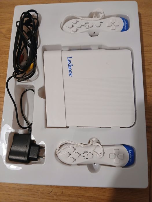 Vând LEXIBOOK TV Game Console