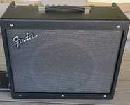 Vând modelling amp Fender Mustang GTX100 pentru chitară electrică