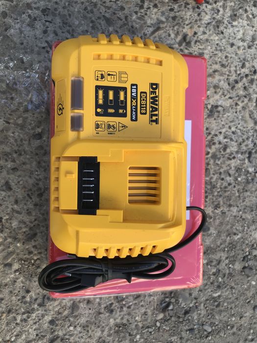 Alimentator Incarcator Dewalt DCB 118 8A