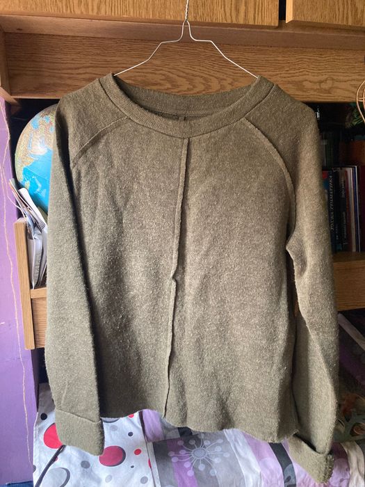 Дамски пуловери на ниски цени!