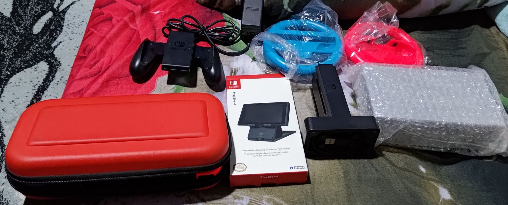 Nintendo Switch cu jocuri și accesorii