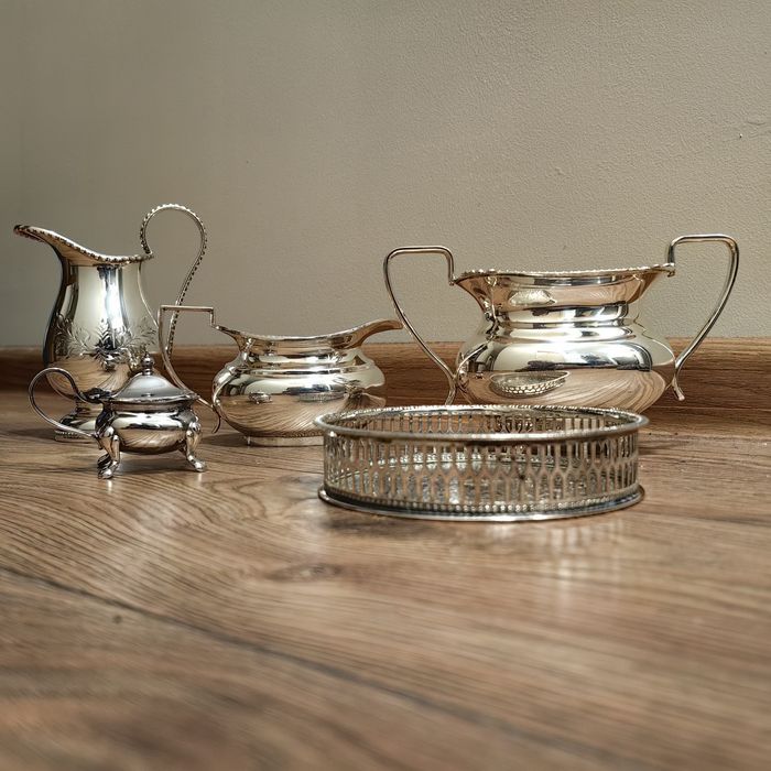 Антикварен посребрен комплект