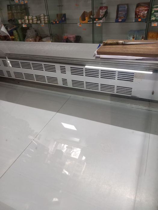 Vitrină Frigorifică