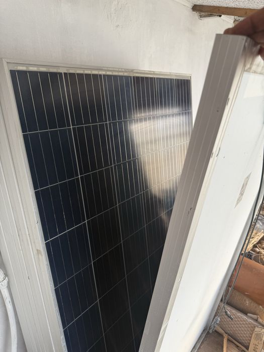 Kit panouri fotovoltaice + Invertor 5.5 KW + baterii