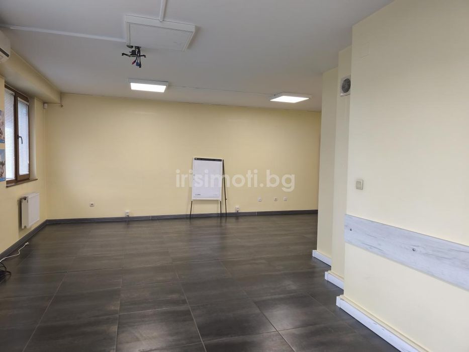 Под наем офис, €1000, 152кв.м. в Лагера