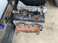 Vand motor dacia 1.6 injectie si un motor renault 12 TS