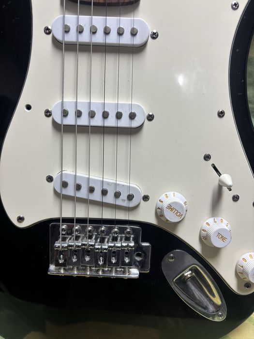 Работеща немска бас китара