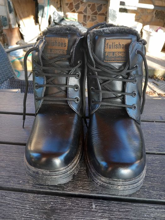 Обувки зимни с вата.