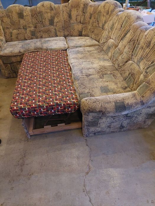 Vând coltar extensibil în stare buna