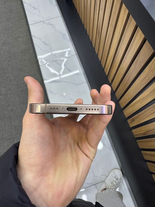 iPhone 16 PRO, desert 256, 92% karobka bor.