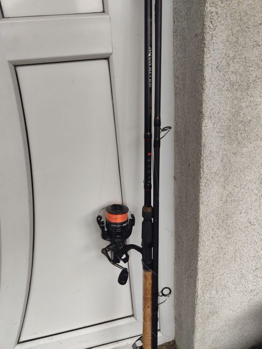 Vând 2 Feedere FL Rever, cort stil umbrelă și cort pavilion nou