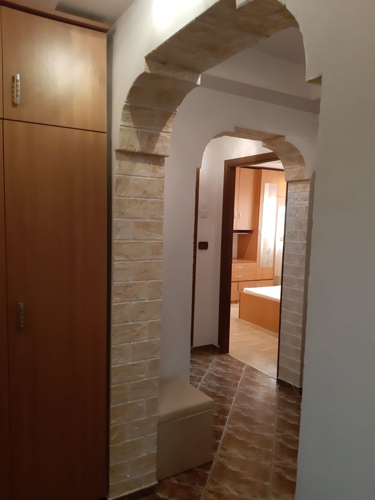 Închiriez apartament