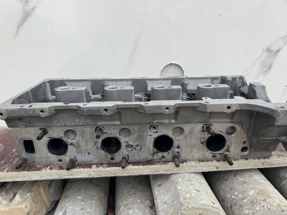 Глава за мерцедес 2.2 дизел ом646 За Части