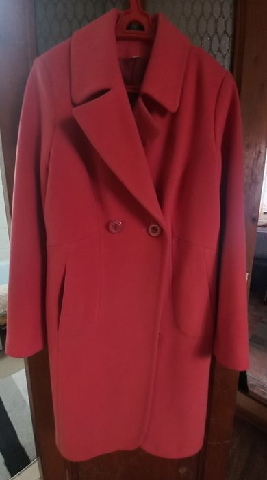 Продам новое женское пальто 46р, р-н ТД Атриум, 10000 тенге