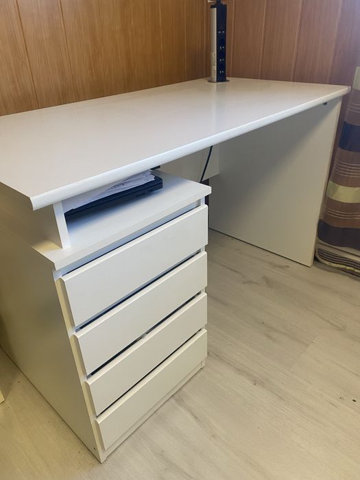 Birou alb din Jisk, transport gratuit, 450 lei