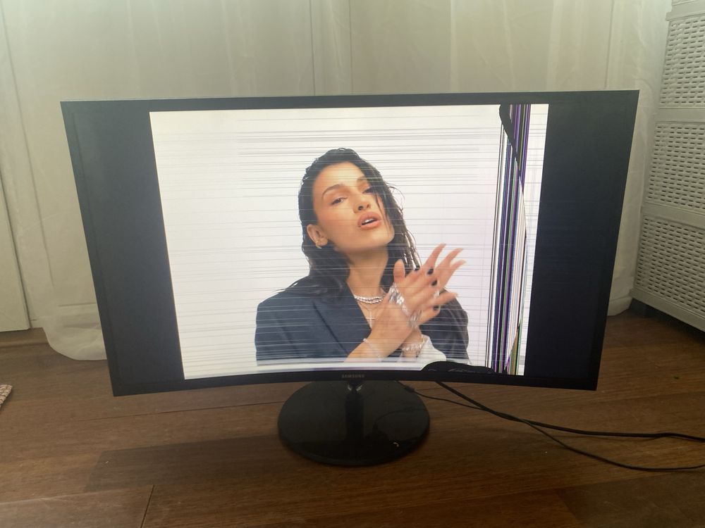 Monitor Samsung 32” defect