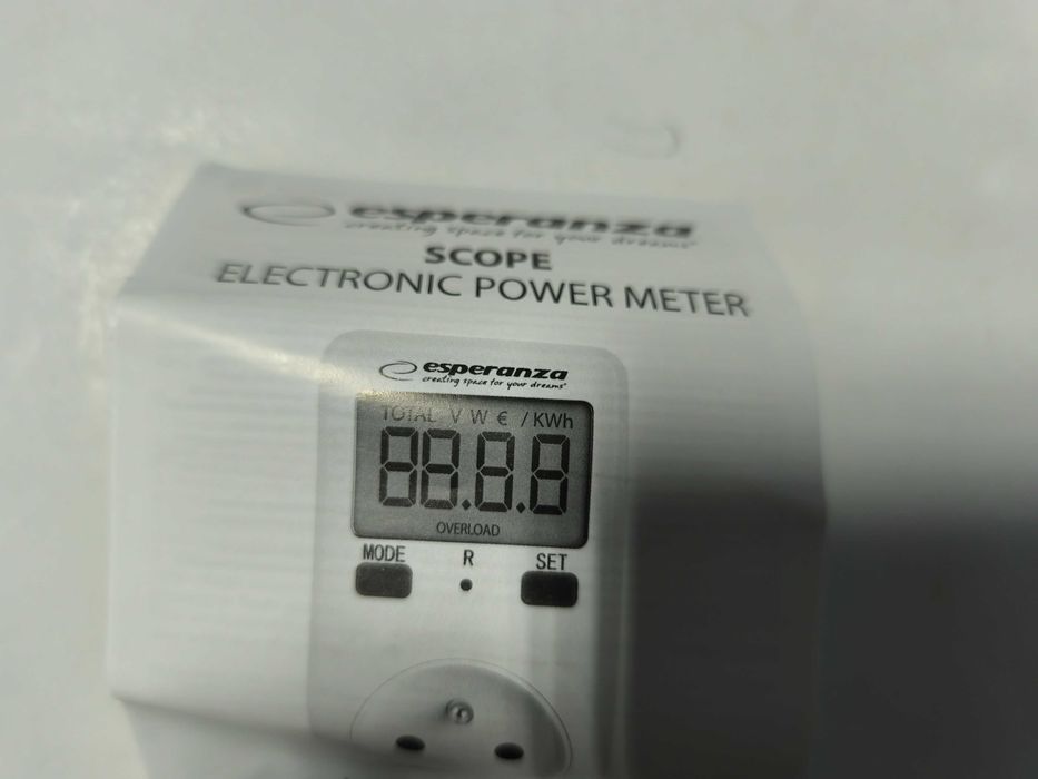 Contor de energie tip priza