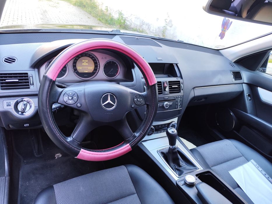 Vând Mercedes C200 diesel berlină.
