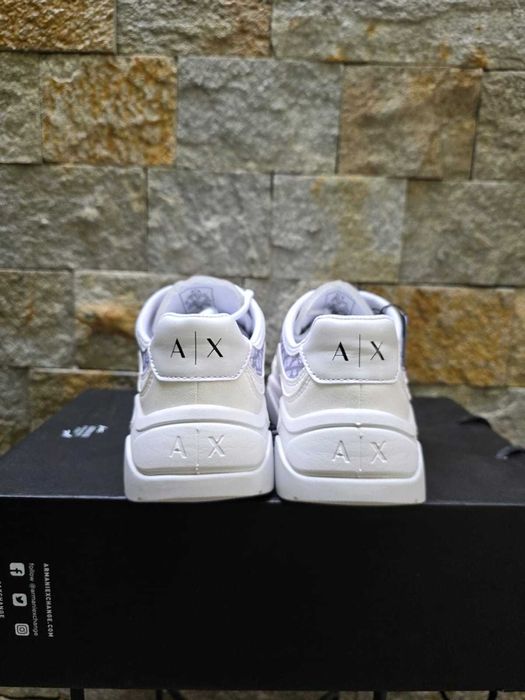 Нови,Оригинални обувки на марките Michael Kors, Armani Exchange, Guess