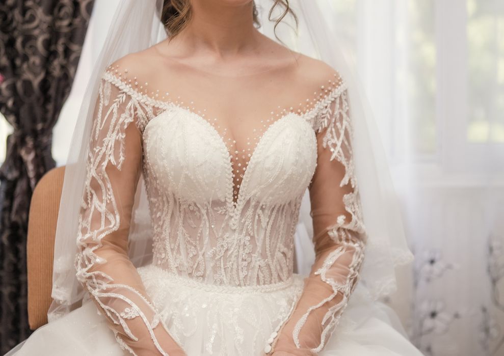 Rochie de mireasa, marime XS cu cerc si voal cadou