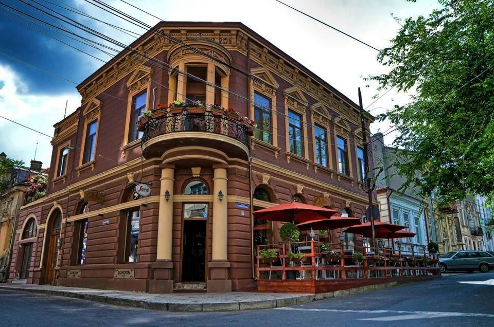Etaj de vila istorica de inchiriat pe termen lung – Ultracentral Cta.