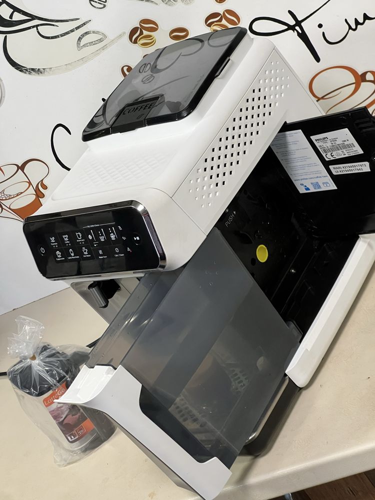 Кафемашина кафе автомат Philips EP3243 с гаранция
