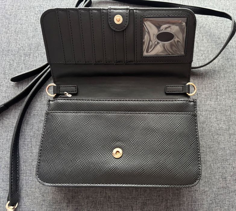 Дамска чанта GUESS