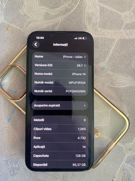 Vând iPhone 14 are și cutie