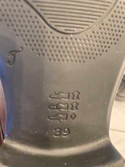 Официални обувки Tendenz 39 номер