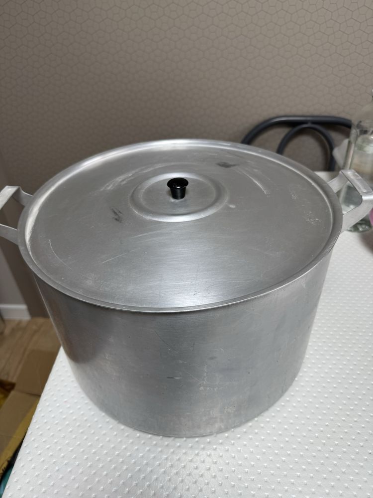 Кастрюля алюминиевая