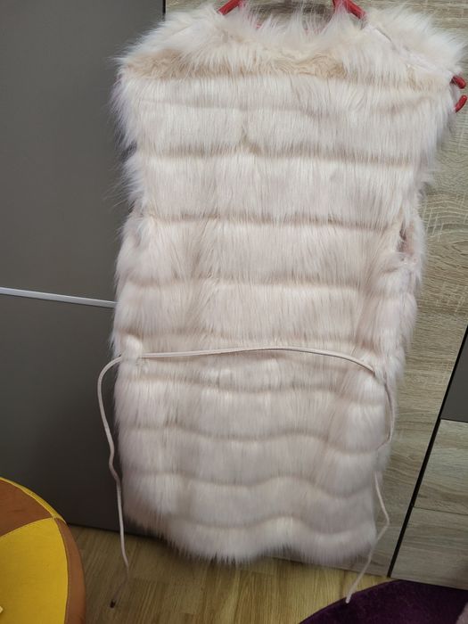 Vestă blană Guess