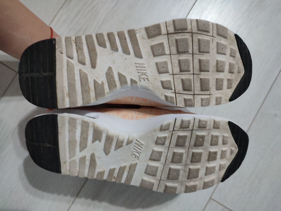 Adidași Nike mărimea 38.5