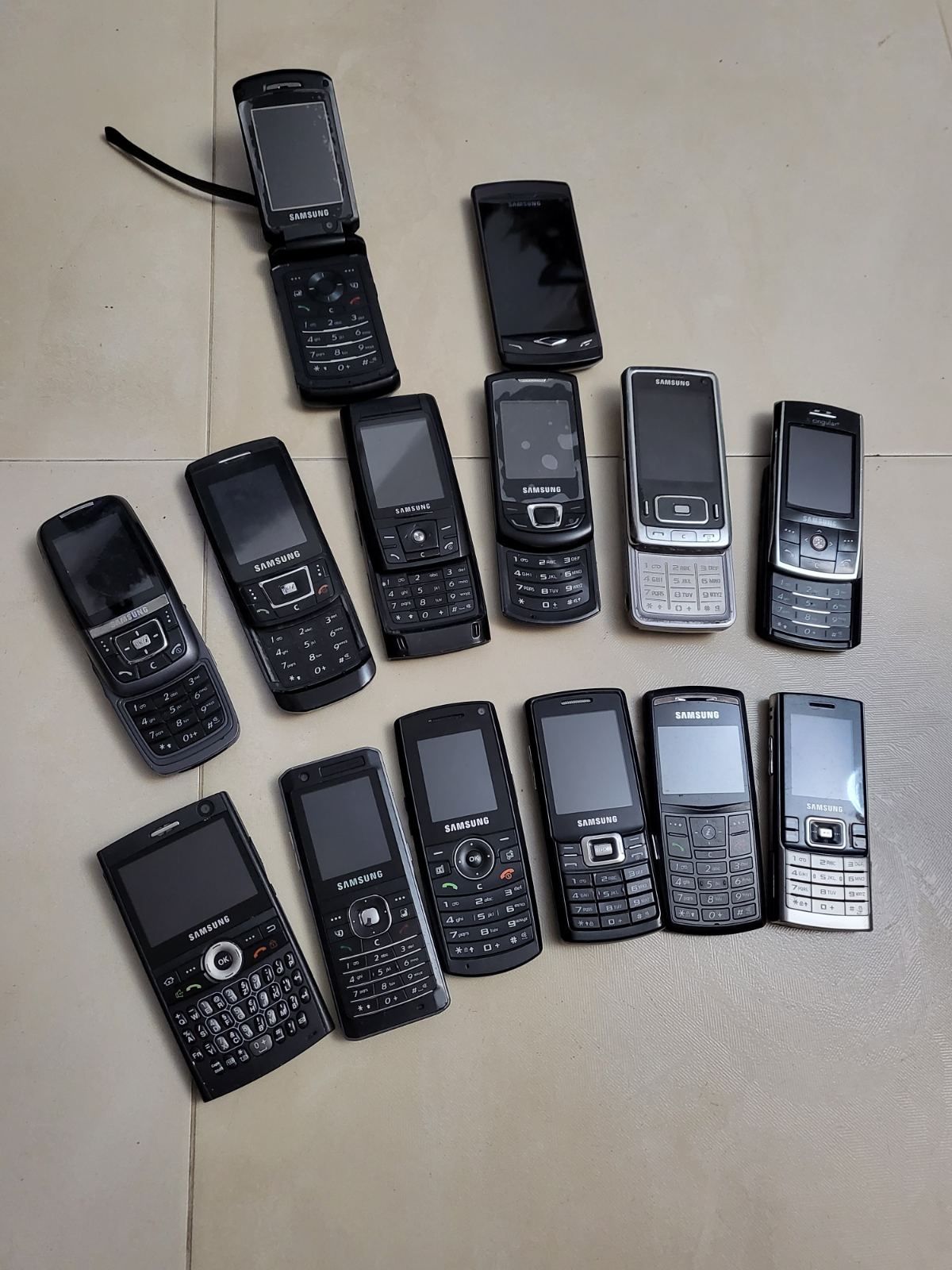 Самсунг/Samsung Z540,S8500,D600,D900,D820,E2550,G800,D807,i600,Z150