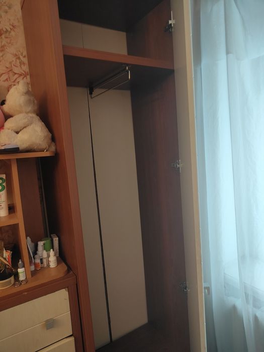 Продам углавой диван и два кресла