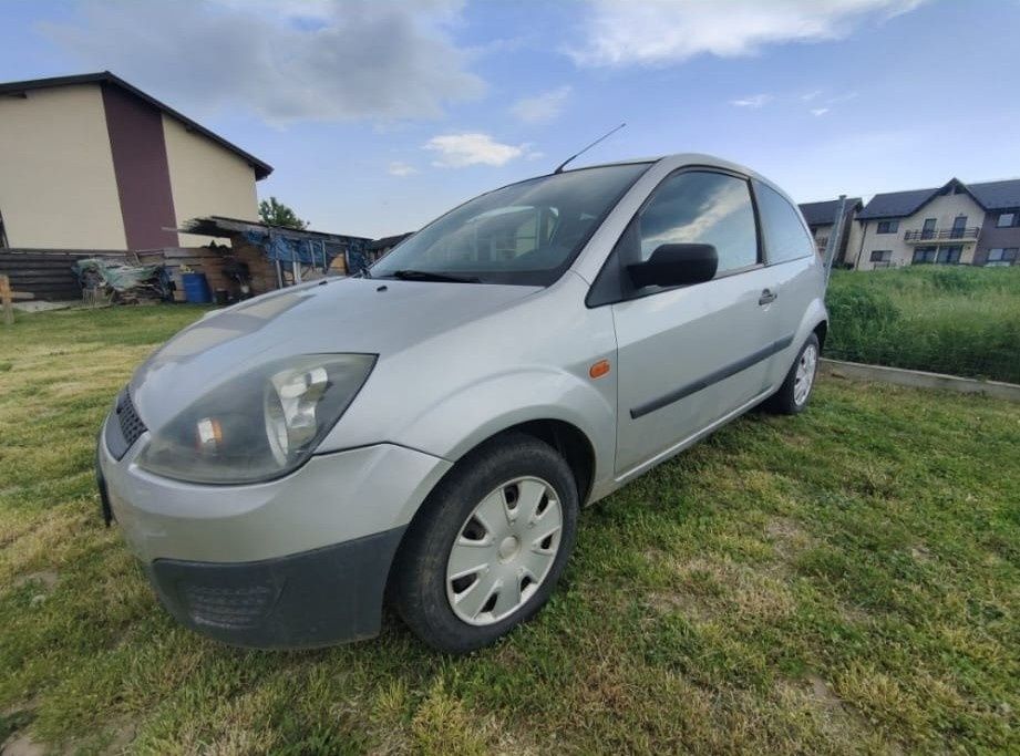 Mașina perfecta pentru livrări GLOVO TAZZ Ford fiesta 2007 1.3 benzina