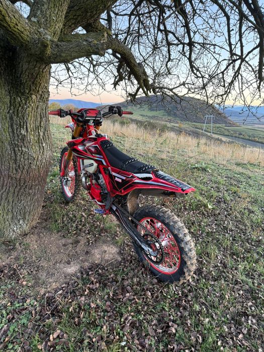 Vând  urgent Beta 300 rr 2018 sau schimb cu mașina