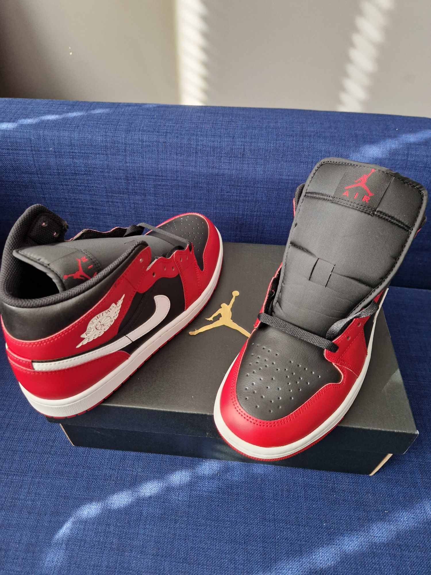 Маратонки AIR JORDAN 1 MID