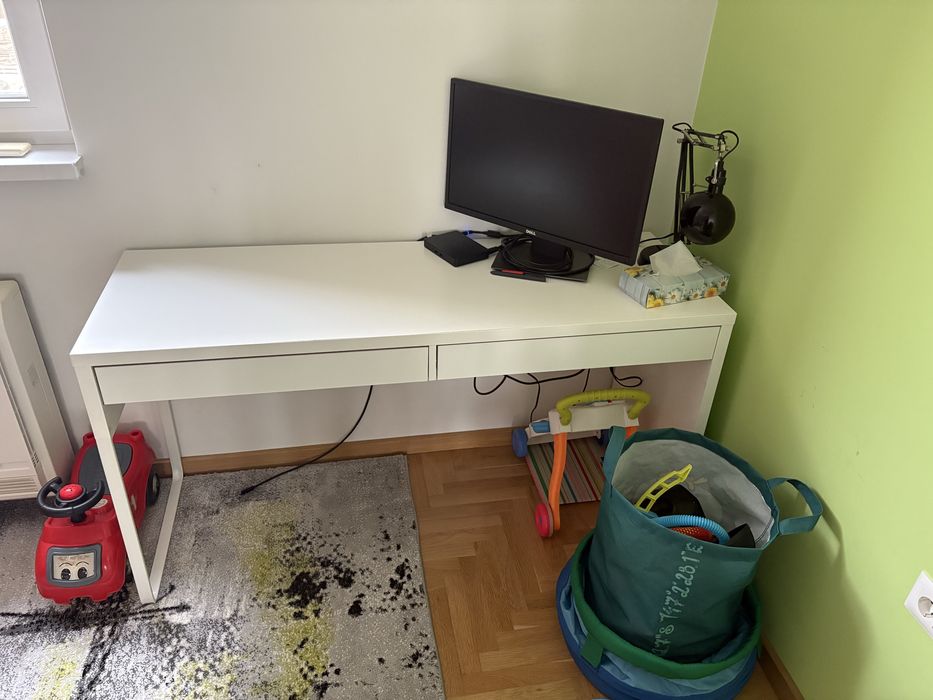 Бюро Икеа малко използвано