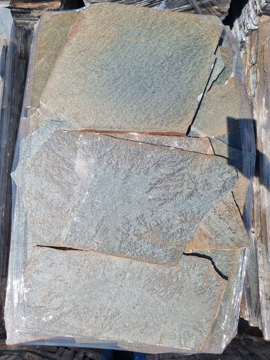 Karisto verde piatra poligonala