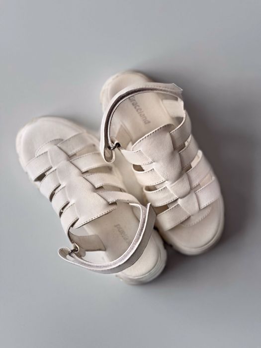 Бели сандали Graceland