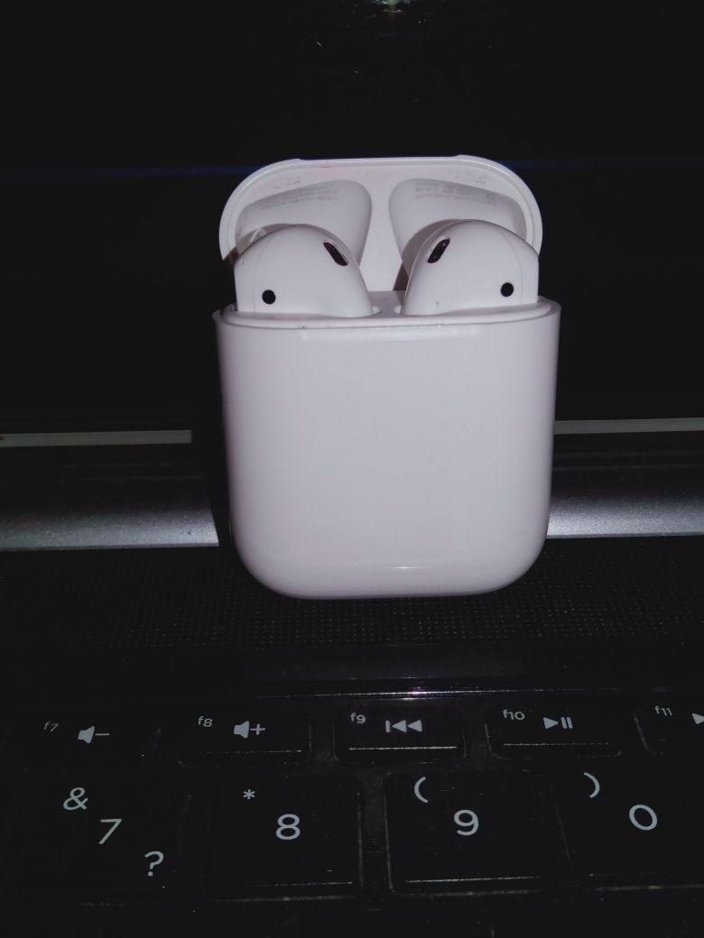 AirPods 1 поколение