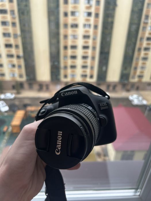 Фотооапарат Canon 2000D