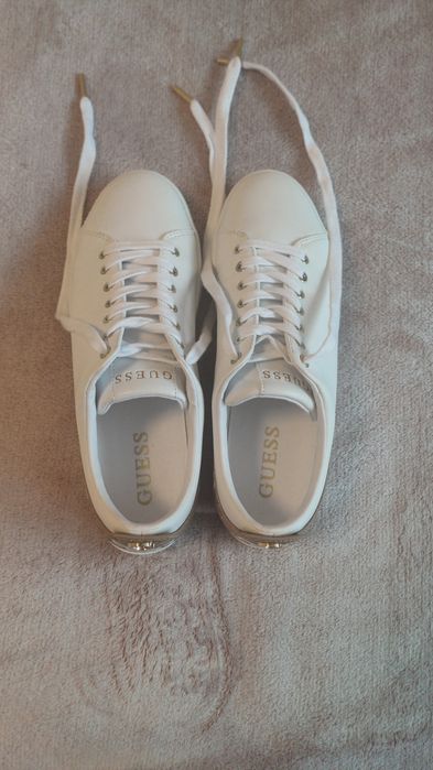 Дамски обувки GUESS 39 номер